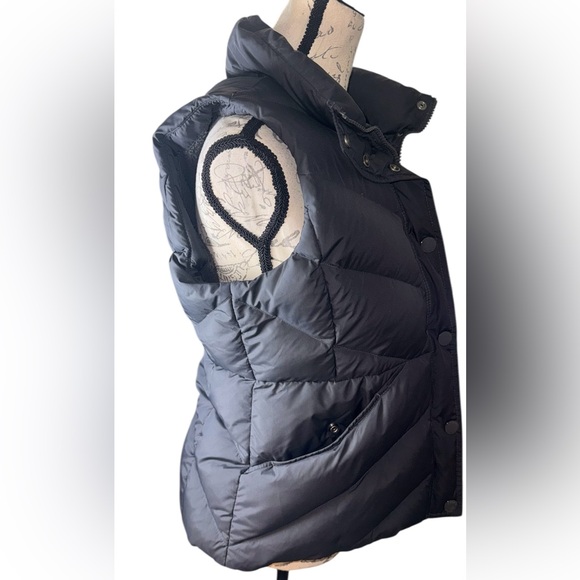 J.Crew Puffer Vest - Picture 4 of 7